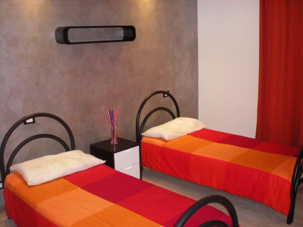 Enzo Luxury Rooms Рим Екстериор снимка