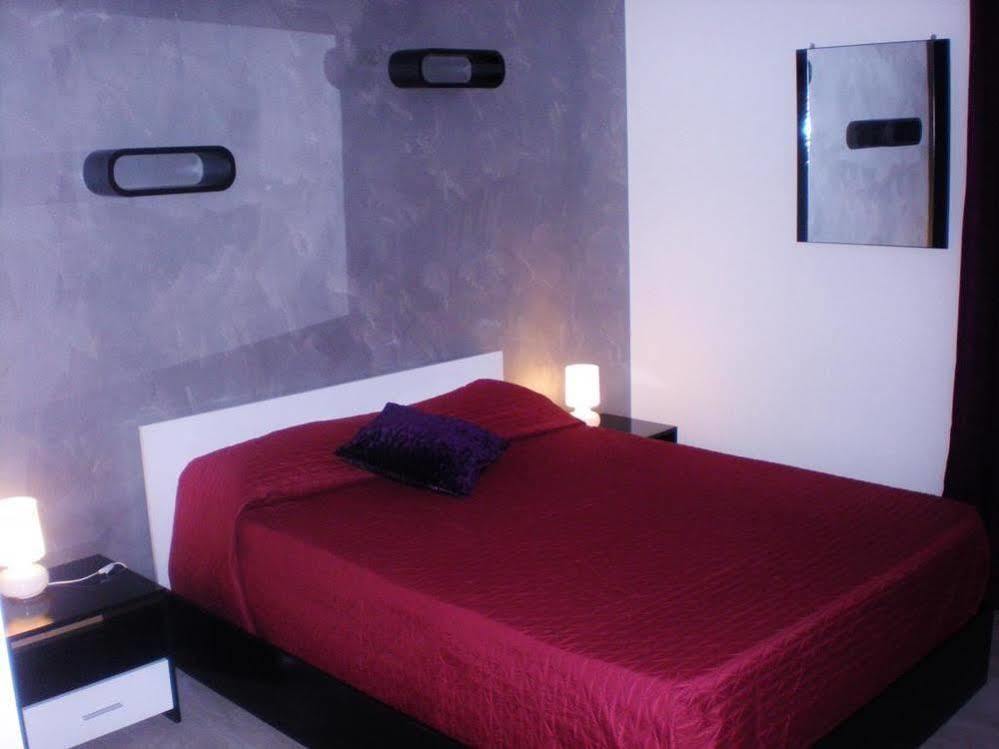 Enzo Luxury Rooms Рим Екстериор снимка