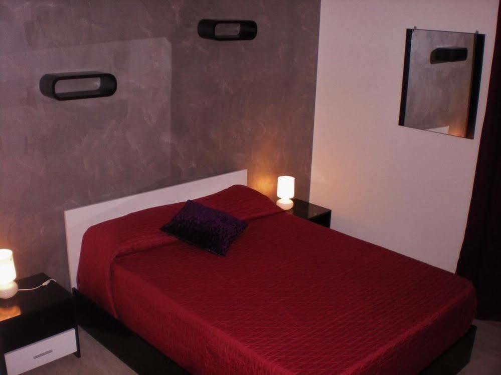 Enzo Luxury Rooms Рим Екстериор снимка