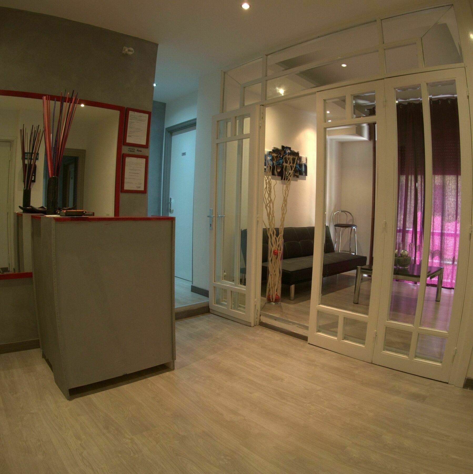 Enzo Luxury Rooms Рим Екстериор снимка