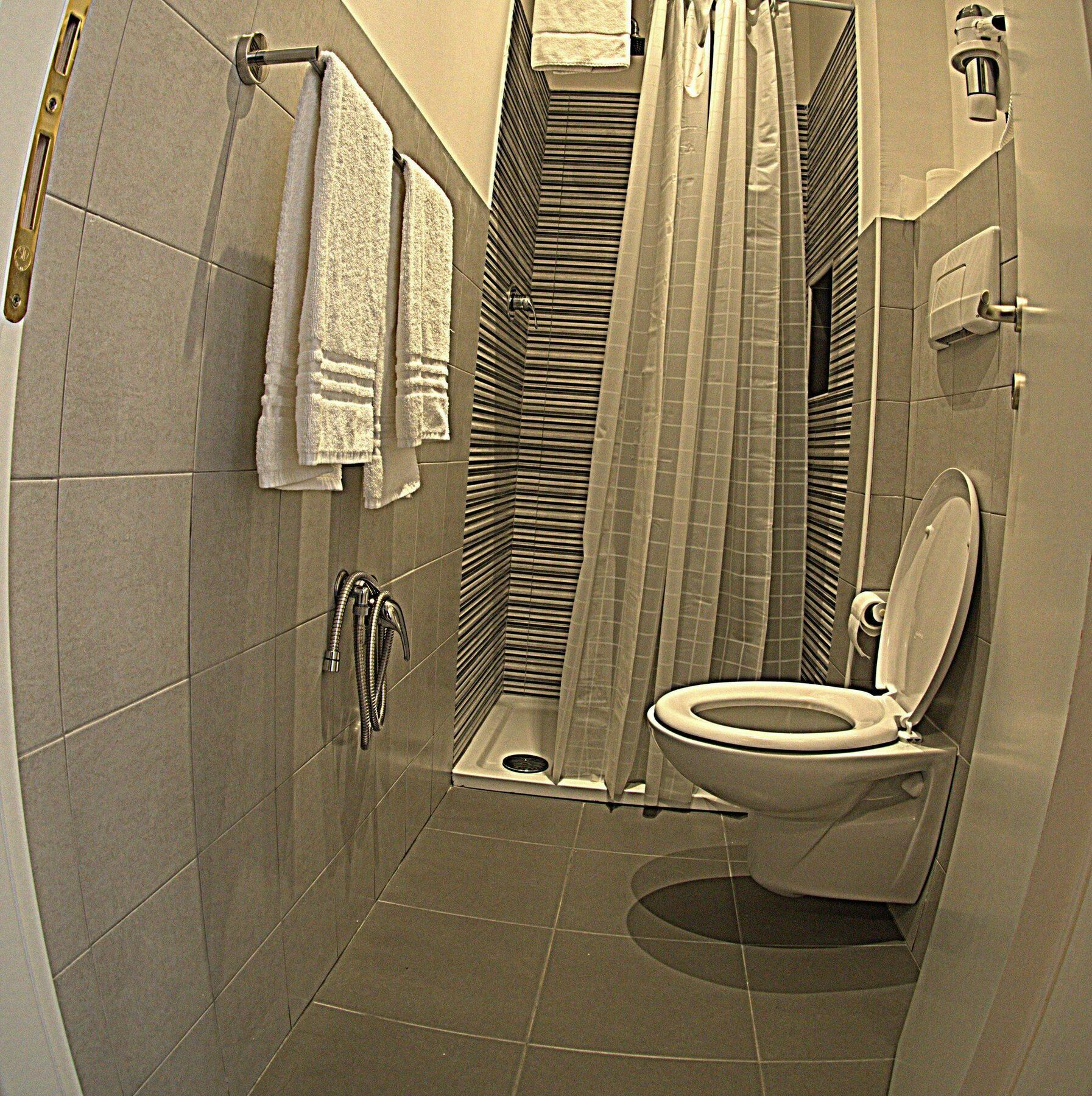 Enzo Luxury Rooms Рим Екстериор снимка